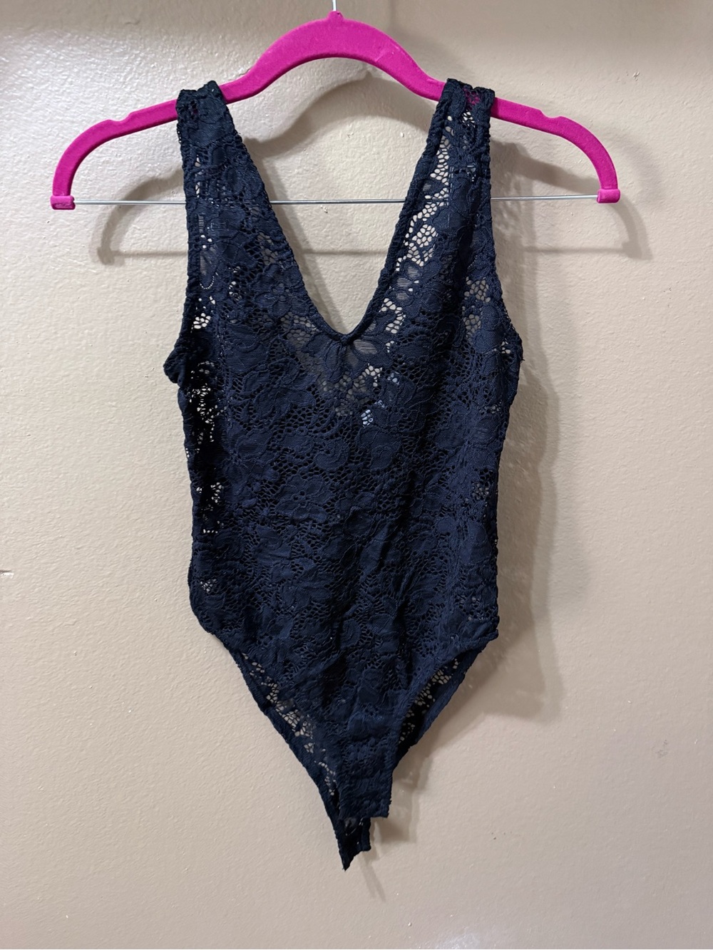 Zara Chic Flora Lace V-Neck Bodysuit – Timeless & Versatile